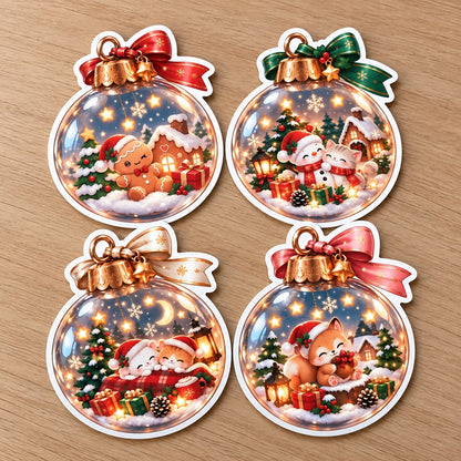 Lot de 4 stickers kawaii de Noël en forme de boules de sapin, illustrés d’un bonhomme en pain d’épice, de chats et d’un adorable renard portant des bonnets de Noël. Décors féeriques avec sapins enneigés, cadeaux et étoiles scintillantes. Autocollants parfaits pour personnaliser cartes de vœux, emballages cadeaux, carnets et créations DIY.