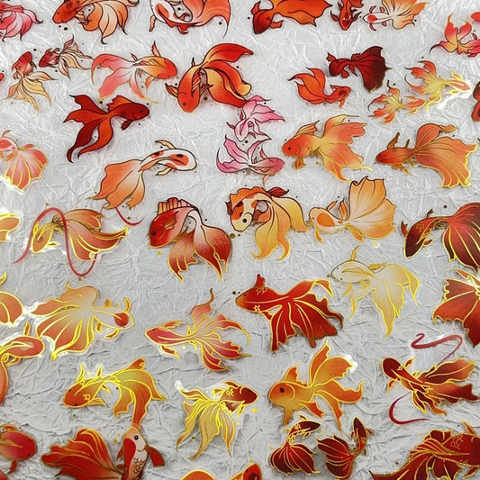 un lot de 20 stickers en forme de carpe koï papillons, coloris rouges finitions dorés