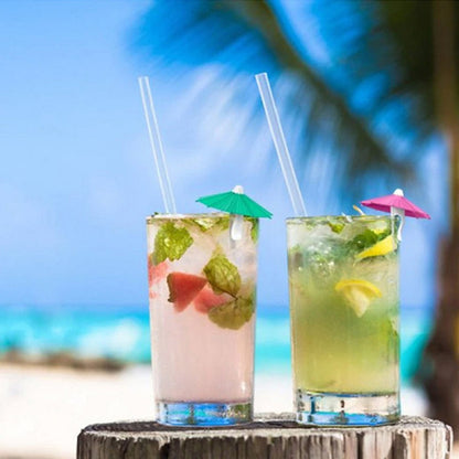 un lot de 6 marque verres en forme d'ombrelles colorées. A poser sur des verres, elles mettent du pep's et du fun à votre table et ajoute un petit air d'été à vos apéros