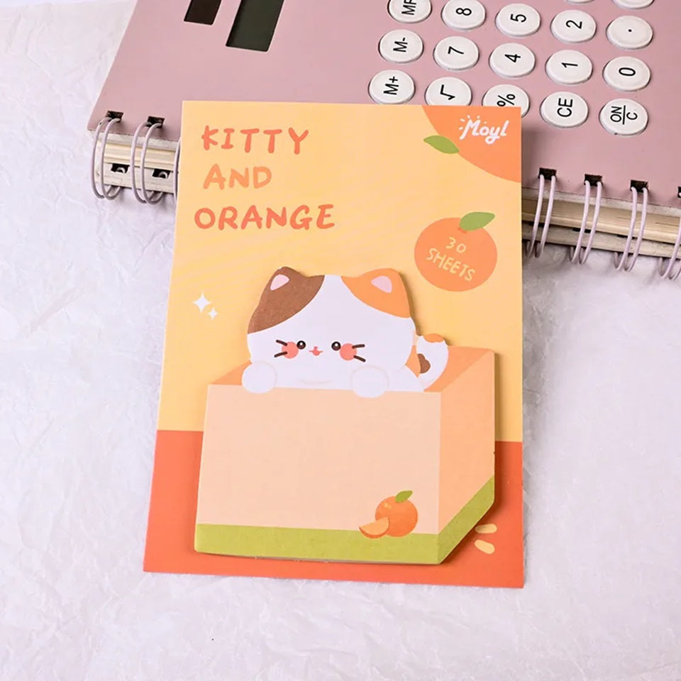 Mémo adhésif chat kawaii version pomme, chat siamois mignon dans son carton vert 🐱