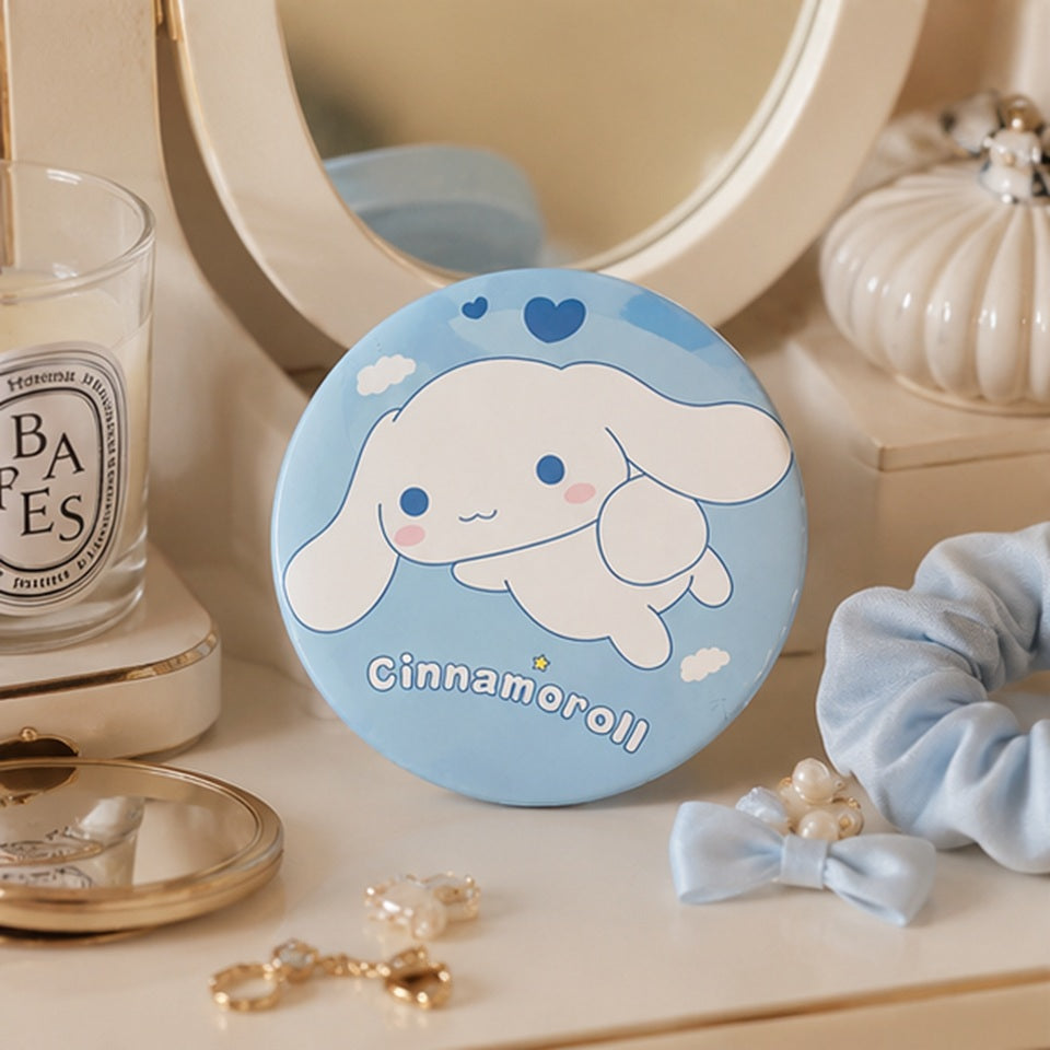 Miroir de poche rond de couleur bleu pastel au design kawaii Cinnamoroll ☁️