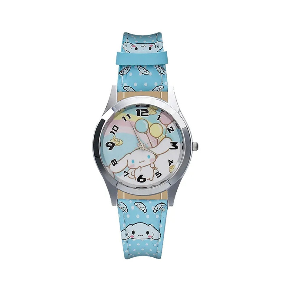 une superbe montre à quartz Cinnamoroll. Le cadran et le bracelet bleu sont décorés d'adorables petits cinnamoroll.