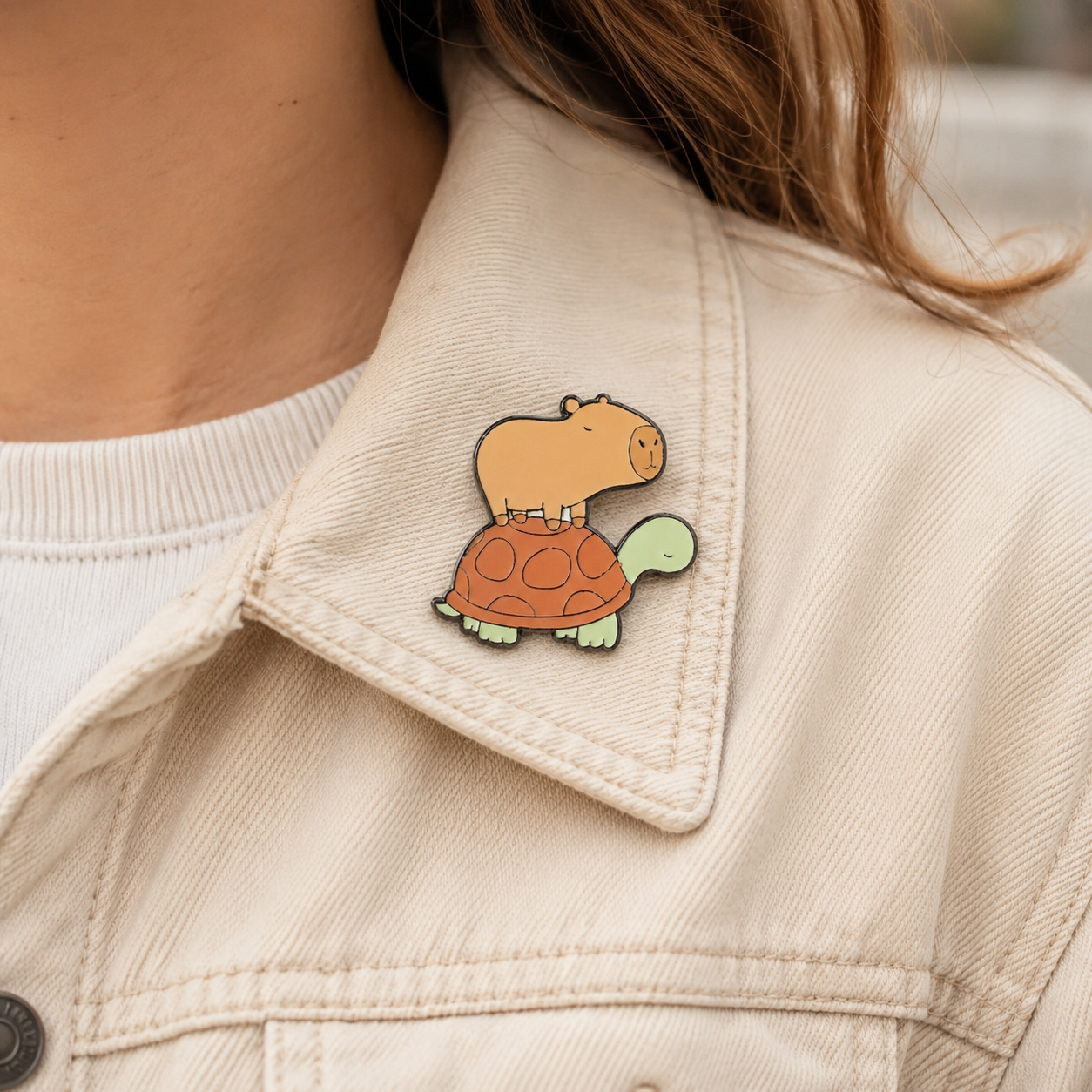 Pin's émail Capybara sur Tortue (PROMO -20%)