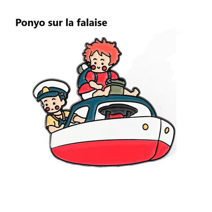 des pin's version chibi des films les plus populaires du Studio Ghibli : Kiki la petite sorcière, Princesse Mononoke, Le voyage de Chihiro, Ponyo sur la falaise et Le château ambulant. Idéal pour ajouter une touche original et pour les fans
