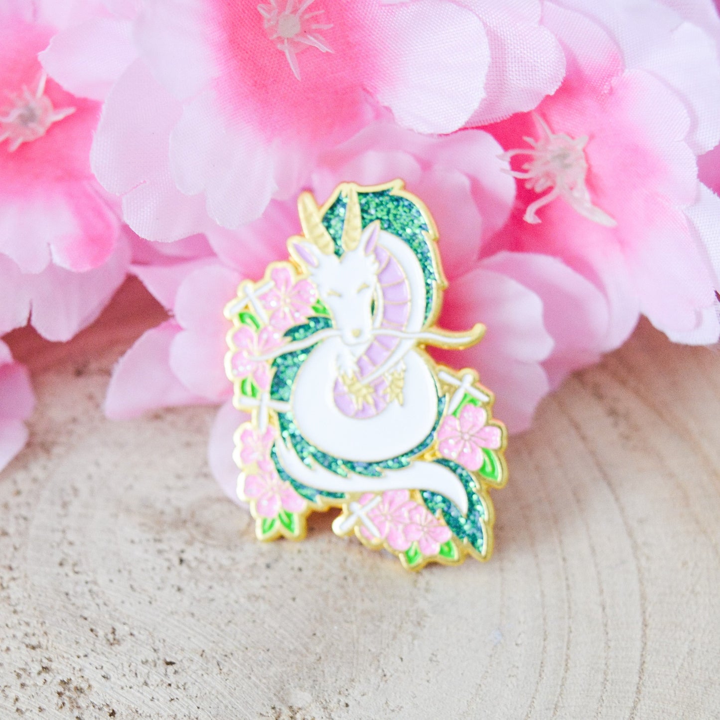 Pin's pailleté Haku