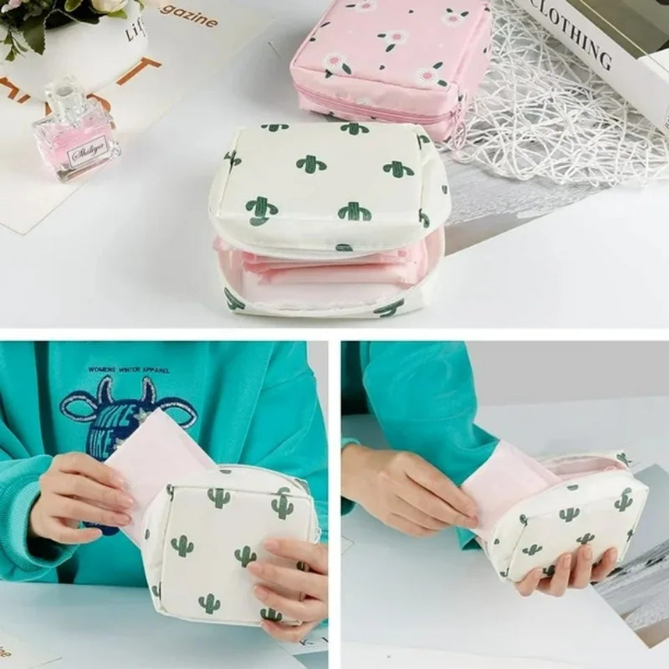 une pochette de rangement zippée au motif de cactus pour transporter en toute discrétion protections hygiéniques. Peut également servir pour y ranger maquillage et petits accessoires.
