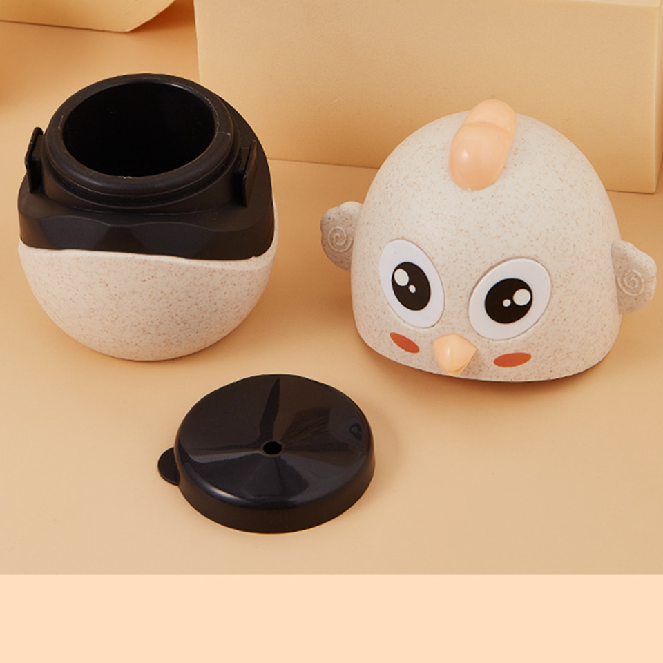 Un cure dent en forme de poulet hyper rigolo et mignon. En matières recyclés, il ajoute une touche adorable à votre table.