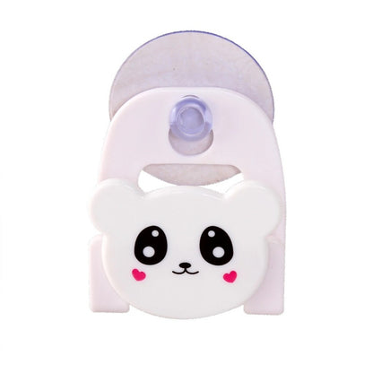 un porte éponge panda tout mignon avec sa bouille expressif, ses grands yeux et ses petits coeurs. Pratique, vous pourrez y ranger votre éponge, fini de la laisser trainer dans l'évier.