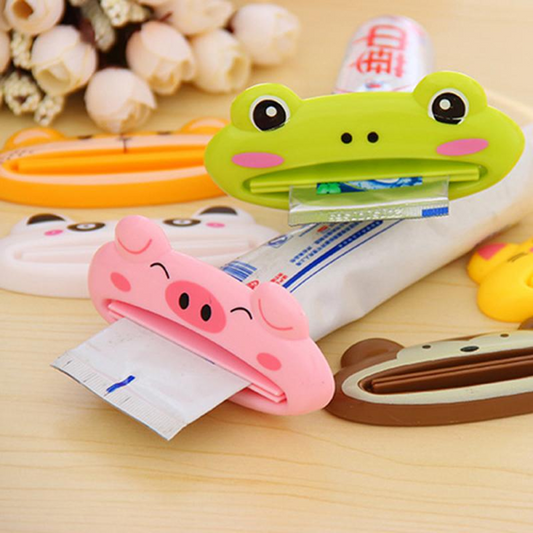 Des petits accessoires tout mignon et adorable au design d'animal : grenouille, panda, ourson et cochon pour vider vos tubes sans effort.