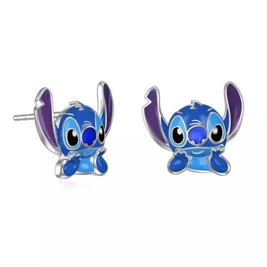 Des puces d'oreilles Stitch. Fidèle au personnage du dessin animé, il est adorable.