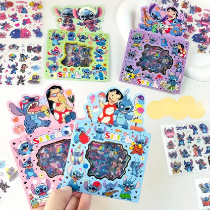 un set de stickers inspirés de Lilo et Stitch, pleins de charme et de complicité. Idéal pour le scrapbooking et pour personnaliser tous les carnets, cahiers etc...