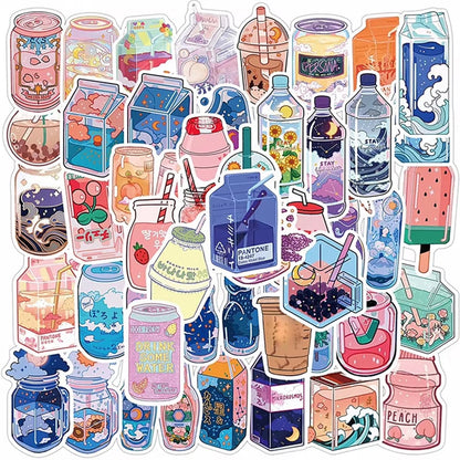 un lot de 20 stickers en forme de boissons colorées et super kawaii : canettes, gobelets, bouteilles, briquettes etc... Ils contiennent des boissons en tout genre avec des fleurs, des fruits ou des étoiles. Ils sont super kawaii et trop mignons !