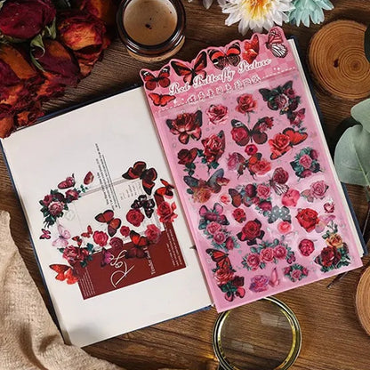 des planches de stickers représentant des papillons colorés et des fleurs. Style floral, printanier et poétique tout en douceur et en couleur. Parfaits pour le scrapbooking.