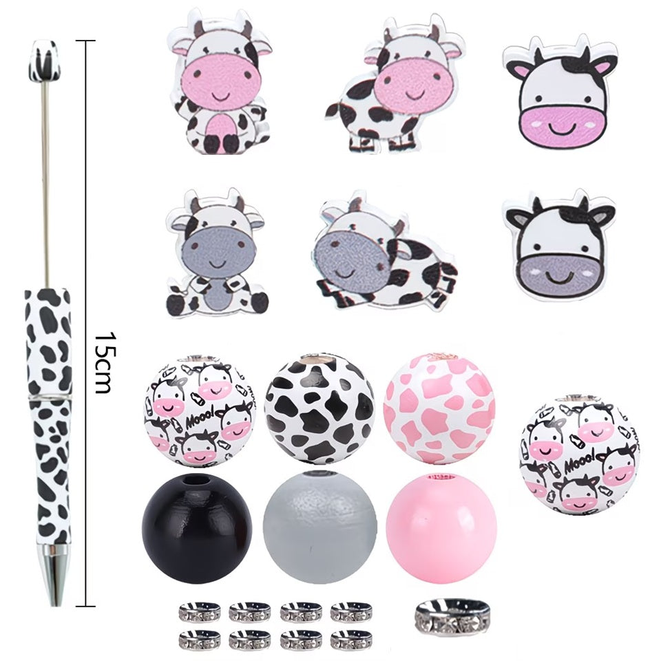 un stylo diy à composer soi-même avec des perles et des breloques vache. Activité ludique, fun et adorable !