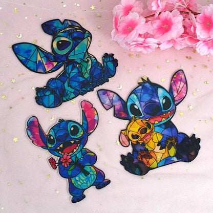 une décoration à suspendre en forme de stich tout coloré façon mosaïque