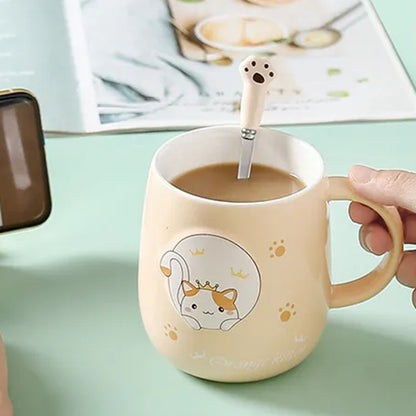 Tasse jaune petit chat avec couvercle et cuillère