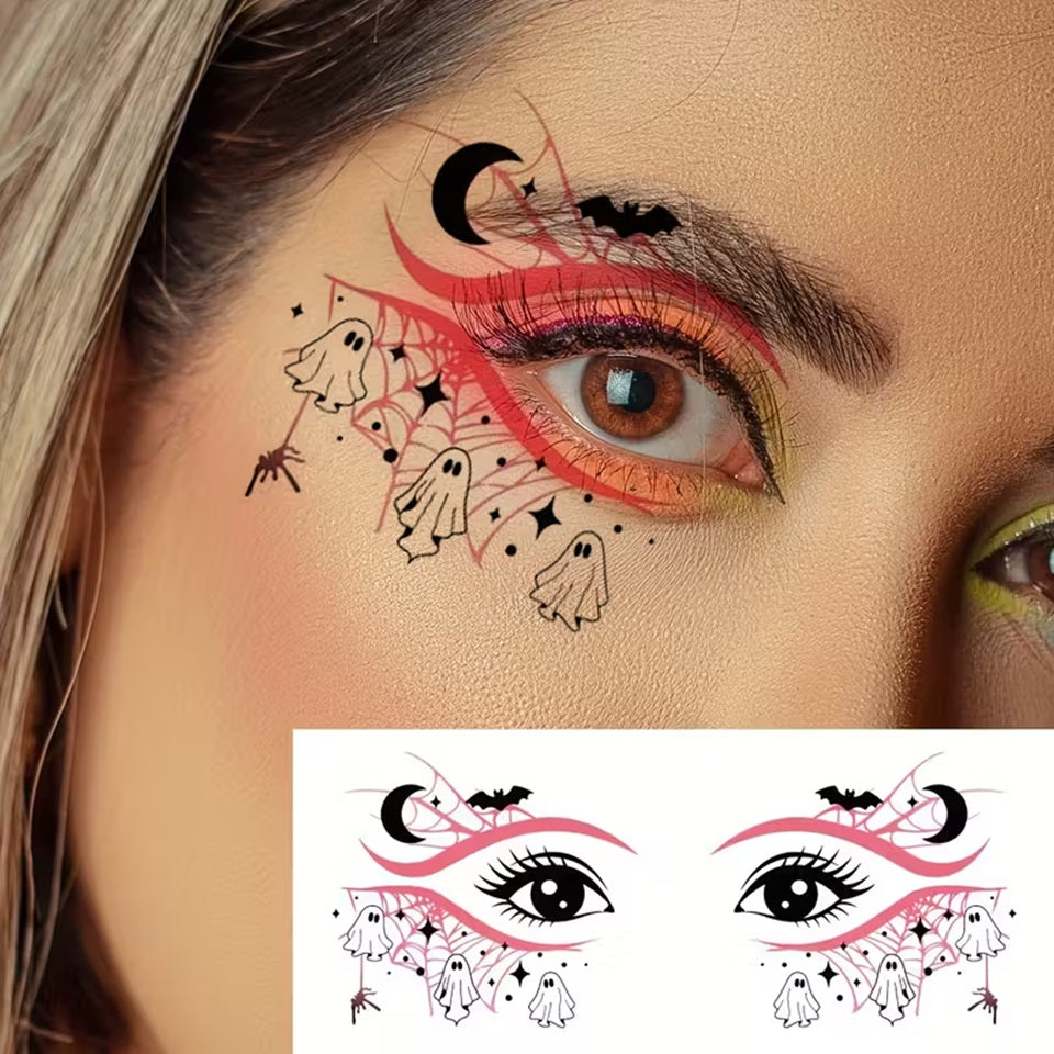 des tatouages éphémères pour le visage inspirés d'Halloween avec des motifs de citrouilles, de chauve-souris, de fantômes et d'araignées. Ils sont pratiques et faciles à utiliser et restent longtemps en place.