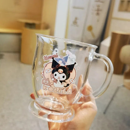 une grande tasse en verre au motif Kuromi super mignon. Grande capacité, look d'enfer pour vos boissons chaudes et froides et même vos desserts glacés